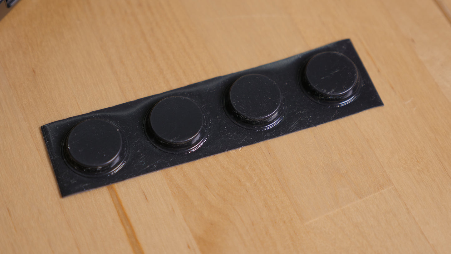 Neo Geo AES + controller rubber feet (4 feet)